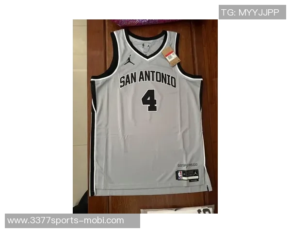 考辛斯称福克斯是马刺完美补充期待他在关键时刻展现领导力